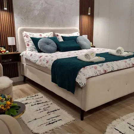 Josephine Apartman Szabadka